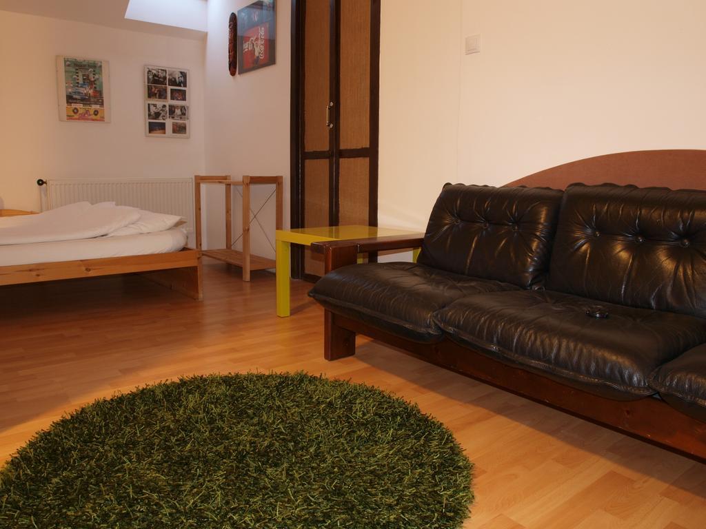 Attic Apartment City Center براغ المظهر الخارجي الصورة